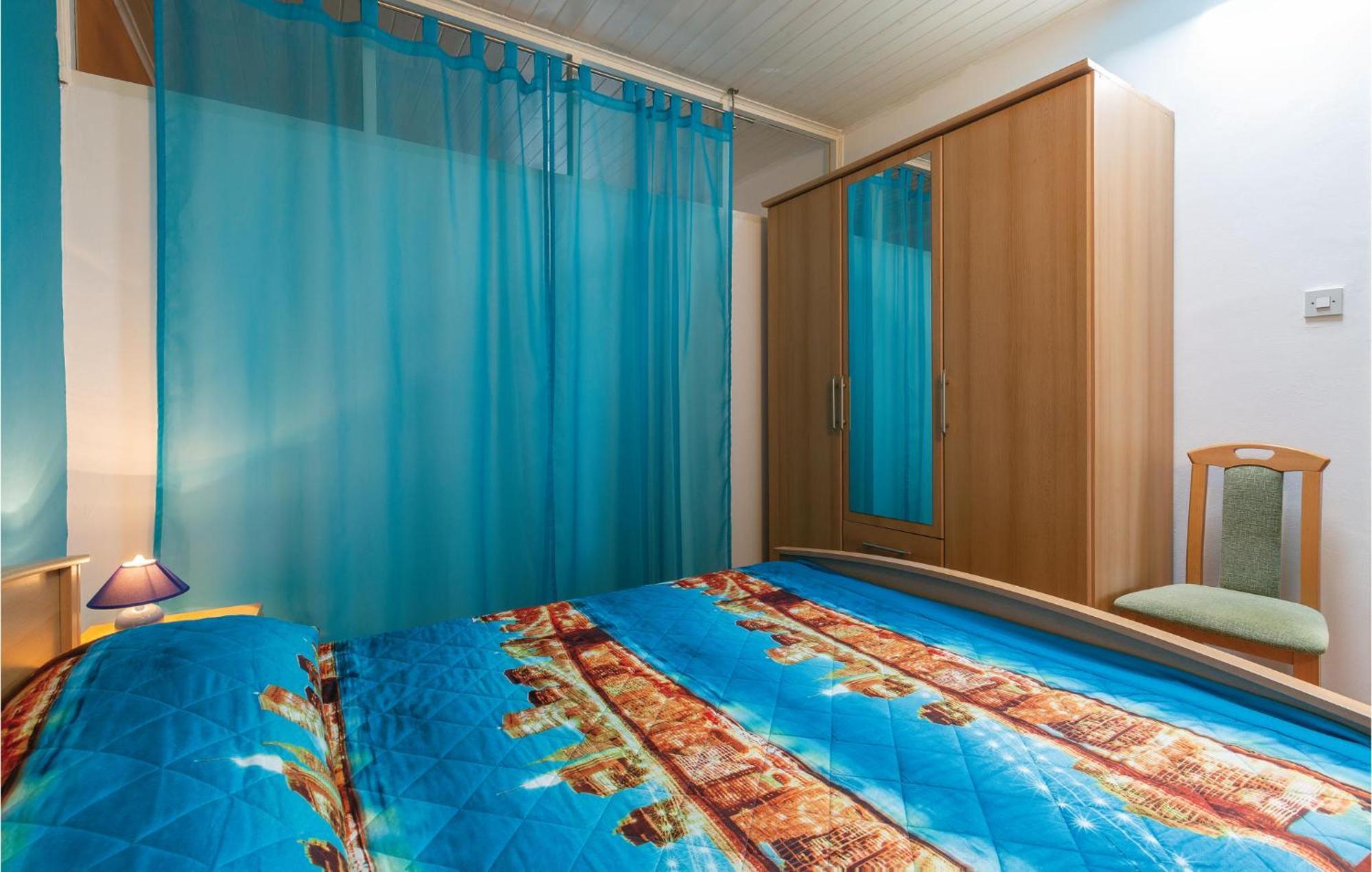 Cozy Apartment In Tar With House Sea View Tar-Vabriga ภายนอก รูปภาพ